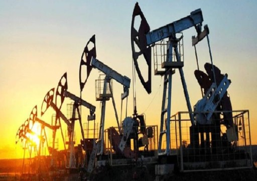 أسعار النفط تتراجع بفعل المخاوف الاقتصادية العالمية