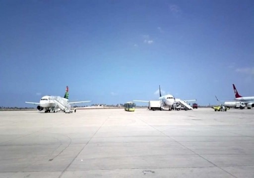 حكومة الوفاق تتهم طيران إمارتي مسيّر باستهداف مطار مصراتة الدولي