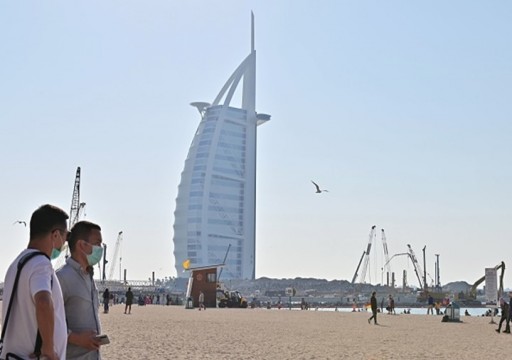 الإمارات تعلن فتح تأشيرات السياحة للمطعمين ضد كورونا