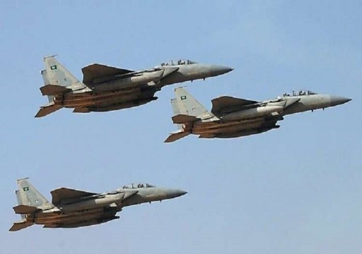 التحالف بقيادة السعودية يشن غارات جوية على مطار صنعاء الدولي