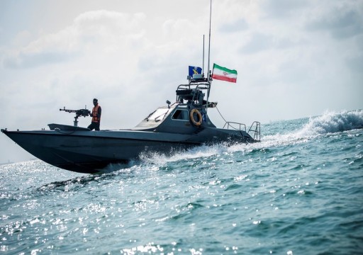 "الثوري الإيراني" يعلن احتجاز ناقلتين محملتين بالوقود في مياه الخليج