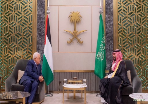 "وول ستريت جورنال": السعودية تعرض استئناف تمويل السلطة الفلسطينية للدفع نحو التطبيع