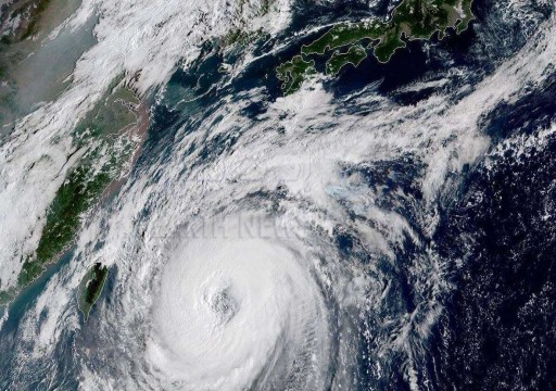 تصل سرعته إلى 27 كم بالساعة.. اليابان تحذر من إعصار "خطير جدا"