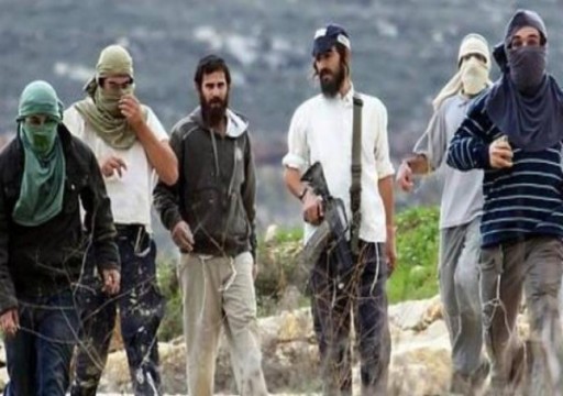 إصابة خمسة فلسطينيين باعتداء مستوطنين عليهم بالضفة الغربية