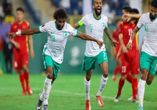 السعودية تتغلب على عمان وتقترب من الوصول لنهائيات كأس العالم