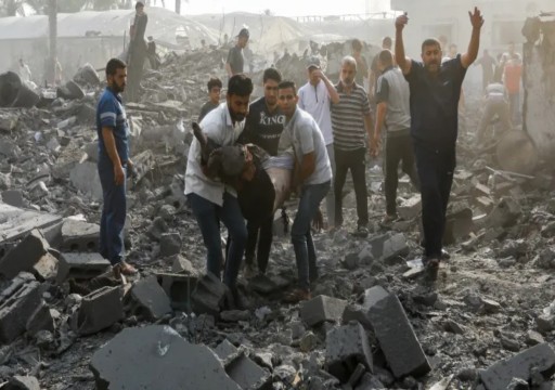 سياسي إماراتي يبارك جرائم الاحتلال بغزة في أكثر الصحف العبرية تطرفاً