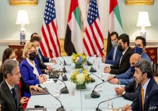 عبدالله بن زايد يبحث مع نظيره الأمريكي التطورات في لبنان والسودان وسوريا