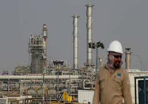تراجع صادرات النفط السعودية من الخام إلى أدنى مستوياتها منذ عام