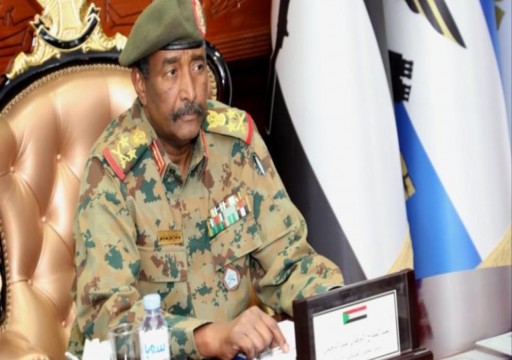 البرهان ينفي إرسال قوات سودانية للقتال مع حفتر في ليبيا