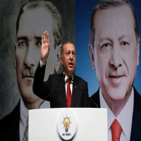 أردوغان يعتبر أن تدهور الليرة “مؤامرة سياسية” ضد تركيا