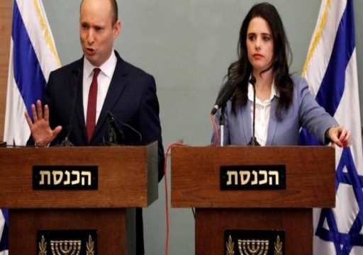 قناة إسرائيلية تكشف عن خلافات كبيرة تهدد حكومة بينت