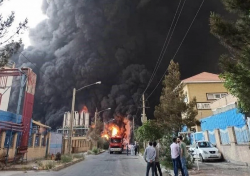 الدفاع المدني الإيراني يعلن السيطرة على حريق ضخم قرب "مدينة قم"