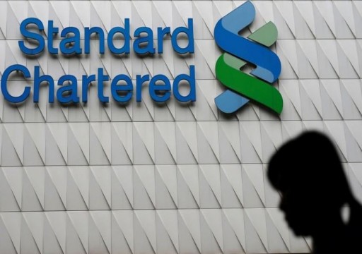 ستاندرد تشارترد يخفض وظائف في أنشطة التجزئة المصرفية بالإمارات