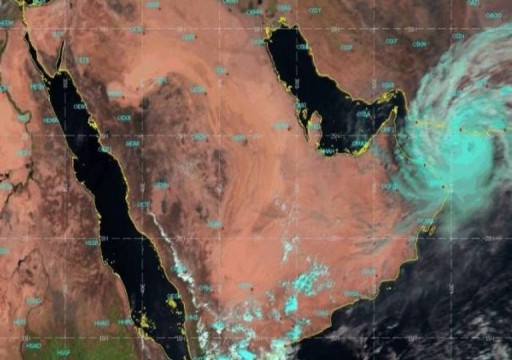 مركز الأرصاد: إعصار "شاهين" سيؤثر على المناطق الشرقية والجنوبية بالدولة