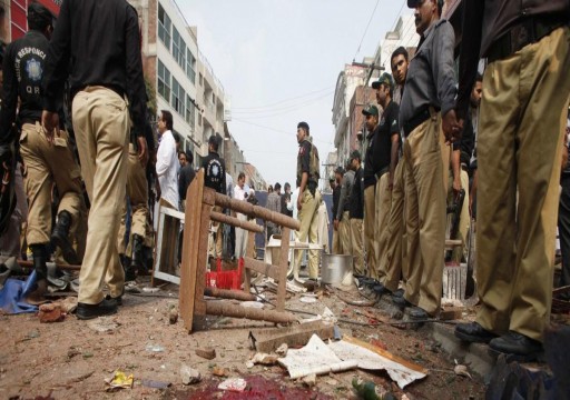 16 قتيلاً بانفجار قنبلة في سوق شعبي غربي باكستان