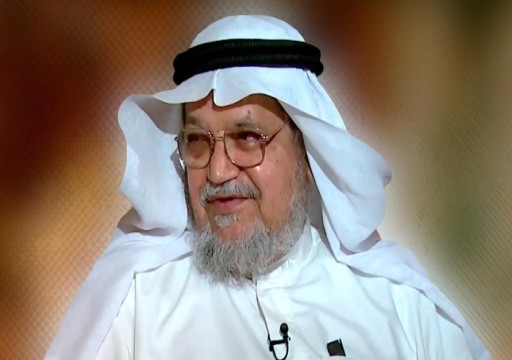 كاتب إماراتي ينتقد رجل أعمال الخير الكويتي الراحل عبد الرحمن السميط