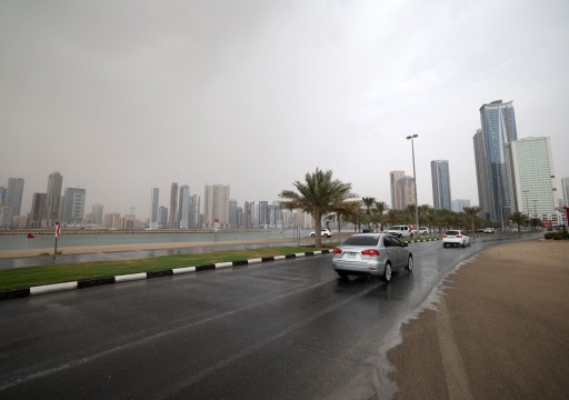 هطول أمطار غزيرة على بعض الإمارات وتوقعات باستمرارها غداً