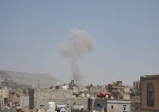 انفجارات غامضة في صنعاء والتحالف يعلق عملياته العسكرية باليمن