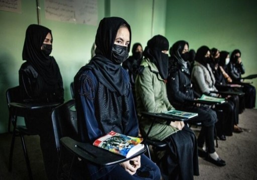 الإمارات تدين قرار "طالبان" حظر عمل النساء في المنظمات غير الحكومية