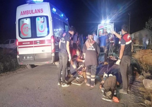 مقتل 12 شخصاً بانقلاب حافلة تُقلّ مهاجرين شرقيّ تركيا