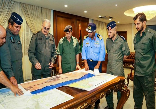 صحيفة تزعم: أبوظبي تلجأ لإسرائيل لتقوية دفاعات حفتر الجوية