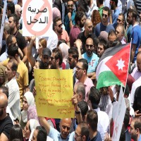 سفير الدولة في عمّان يثير الجدل بمهاجمته قانون ضريبة الدخل بالأردن