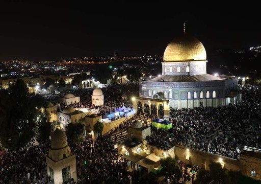في أجواء اتسمت بالروحانية.. ربع مليون مصل يحيون "ليلة القدر" في المسجد الأقصى المبارك