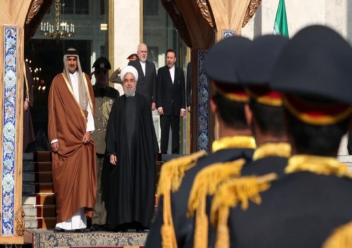 أمير قطر من إيران يدعو للتهدئة وخفض التصعيد بالمنطقة