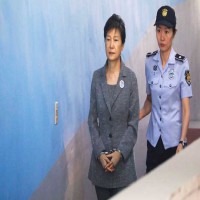 رفع عقوبة حبس رئيسة كوريا الجنوبية السابقة إلى 32 عاما