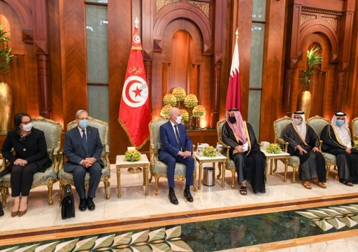 الرئيس التونسي يصل قطر في أول زيارة له منذ توليه منصبه