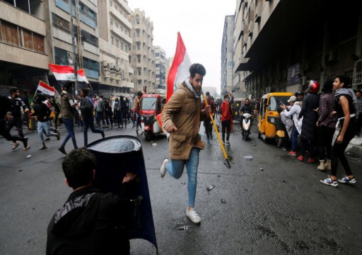 مقتل 3 متظاهرين وإصابة العشرات بالقنابل ورصاص الصيد في بغداد