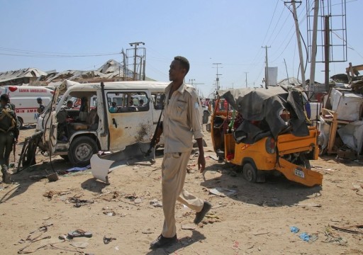 10 إصابات بينهم وزيران في تفجير انتحاري استهدف فندقا جنوبي الصومال ‎‎