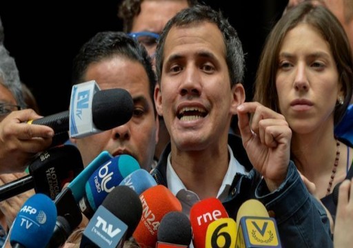 الانقلابي جوايدو: المعارضة الفنزويلية عقدت اجتماعات سرية مع الجيش