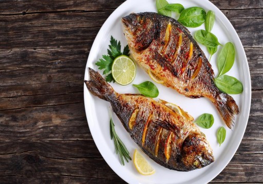 دراسة: تناول السمك 3 مرات أسبوعيا يحميك من خطر سرطان القولون