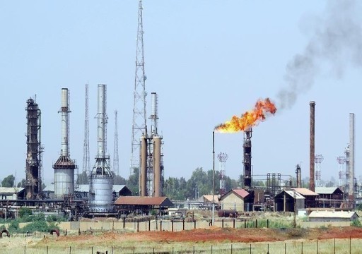 النفط يعوض الخسائر التي تكبدها يوم الجمعة بسبب "سلالة أوميكرون ومحادثات إيران"