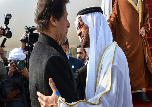 محمد بن زايد يبحث مع رئيس وزراء باكستان المستجدات الإقليمية