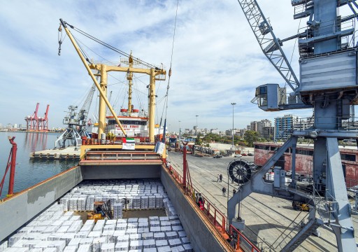 ميناء اللاذقية يستقبل سفينة إماراتية تحمل ألف طن من المساعدات