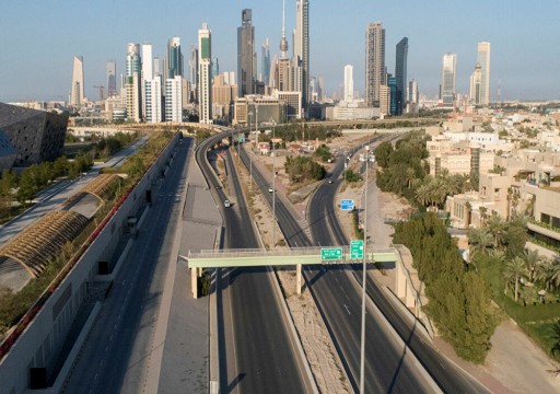 الكويت تبدأ الأحد خطة لإعادة 50 ألف مواطن من الخارج