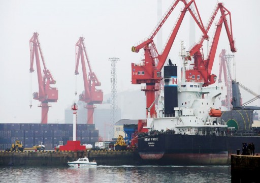 وكالة: واشنطن تواصلت مع بكين لخفض وارداتها النفطية من إيران