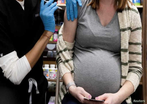 دراسة: الحوامل اللواتي تلقين لقاح كورونا ينقلن الحماية إلى أطفالهن