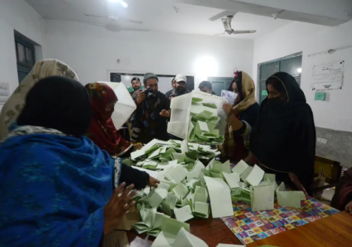 مرشّحو عمران خان يتصدّرون نتائج الانتخابات في باكستان