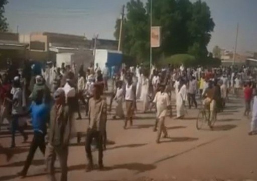 السودان: التظاهرات تصل كردفان… والجيش ينحاز للبشير