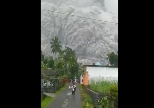 إندونيسيا.. ثوران مفاجئ لبركان "سيميرو"