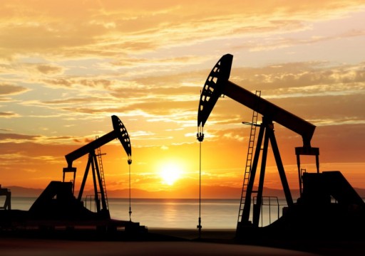 أسعار النفط تصعد قبيل اجتماع "أوبك+" وكورونا تكبح الارتفاع