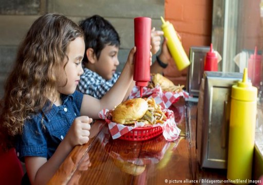 هل يحتوي طعام الأطفال على مواد مسرطنة؟