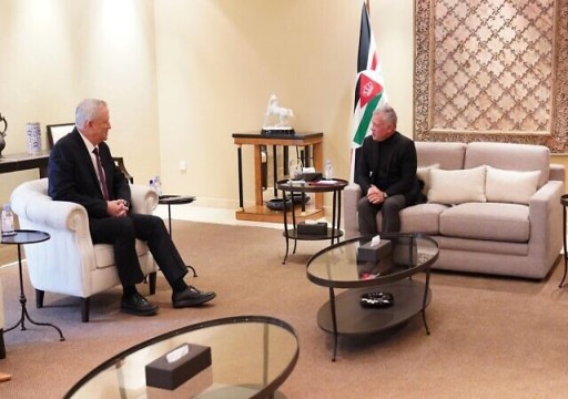 العاهل الأردني يستقبل وزير دفاع الاحتلال الإسرائيلي في عمان