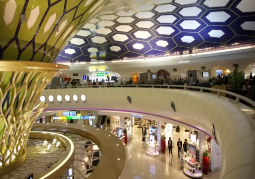 مطارات أبوظبي تتوقع عبور 500 ألف مسافر خلال عطلة عيد الفطر