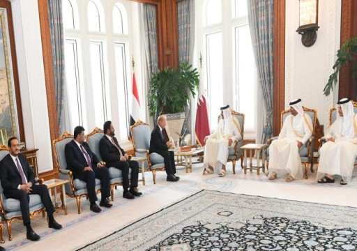 أمير قطر يبحث مع مجلس القيادة الرئاسي اليمني تعزيز العلاقات والتعاون التجاري