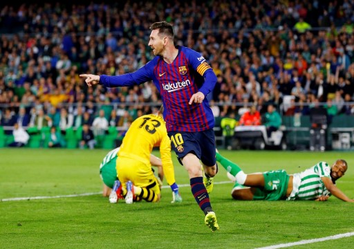 ميسي يقود برشلونة للتحليق بقمة الدوري الإسباني