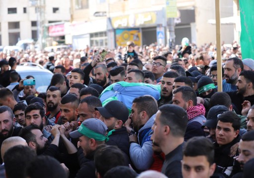 الشرطة الفلسطينية تطلق الغاز المسيل للدموع على مشيّعي منفذ عملية حوارة